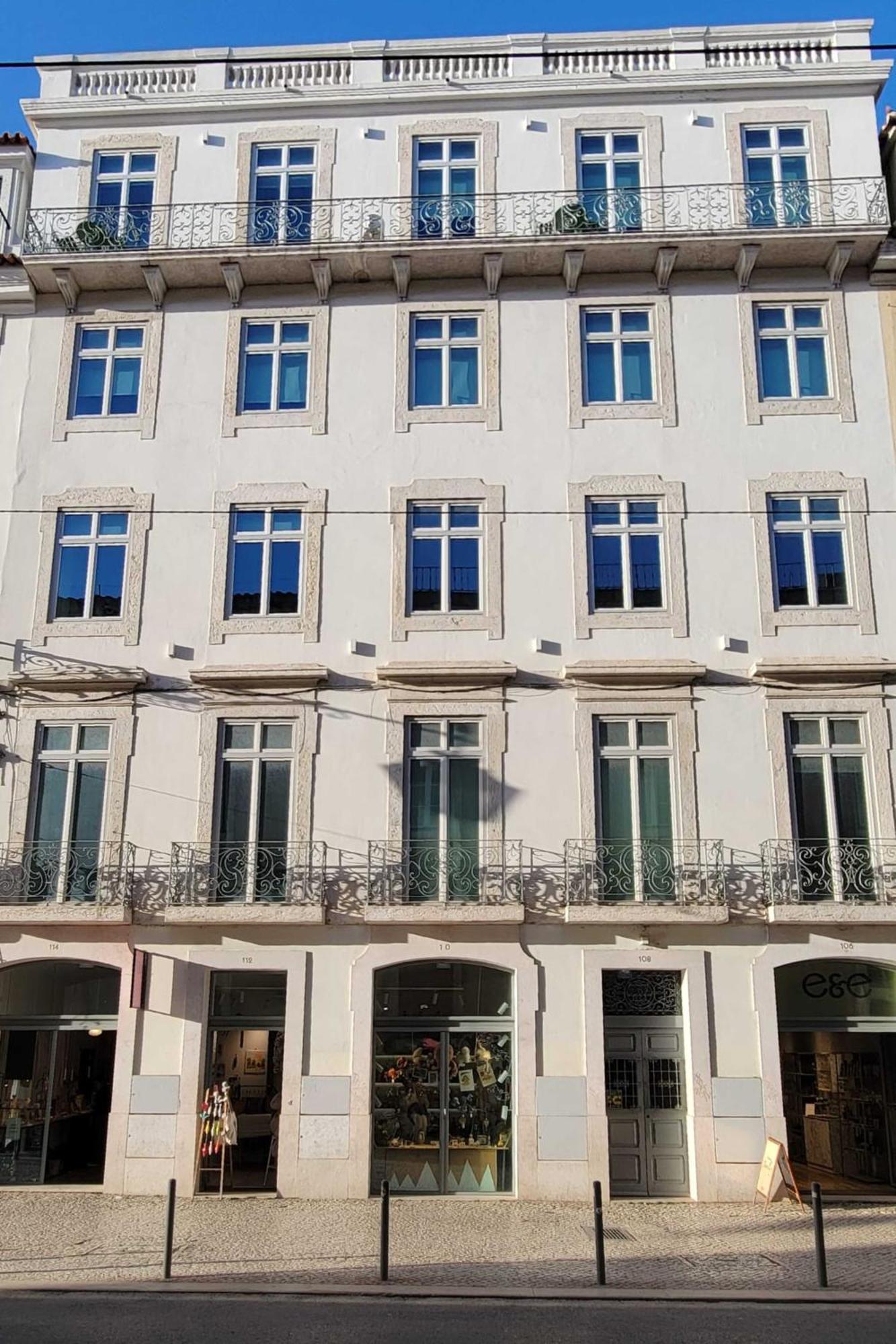 Apartment Arsenal 108, Design - New Light Downtown Chiado And River Lisbon