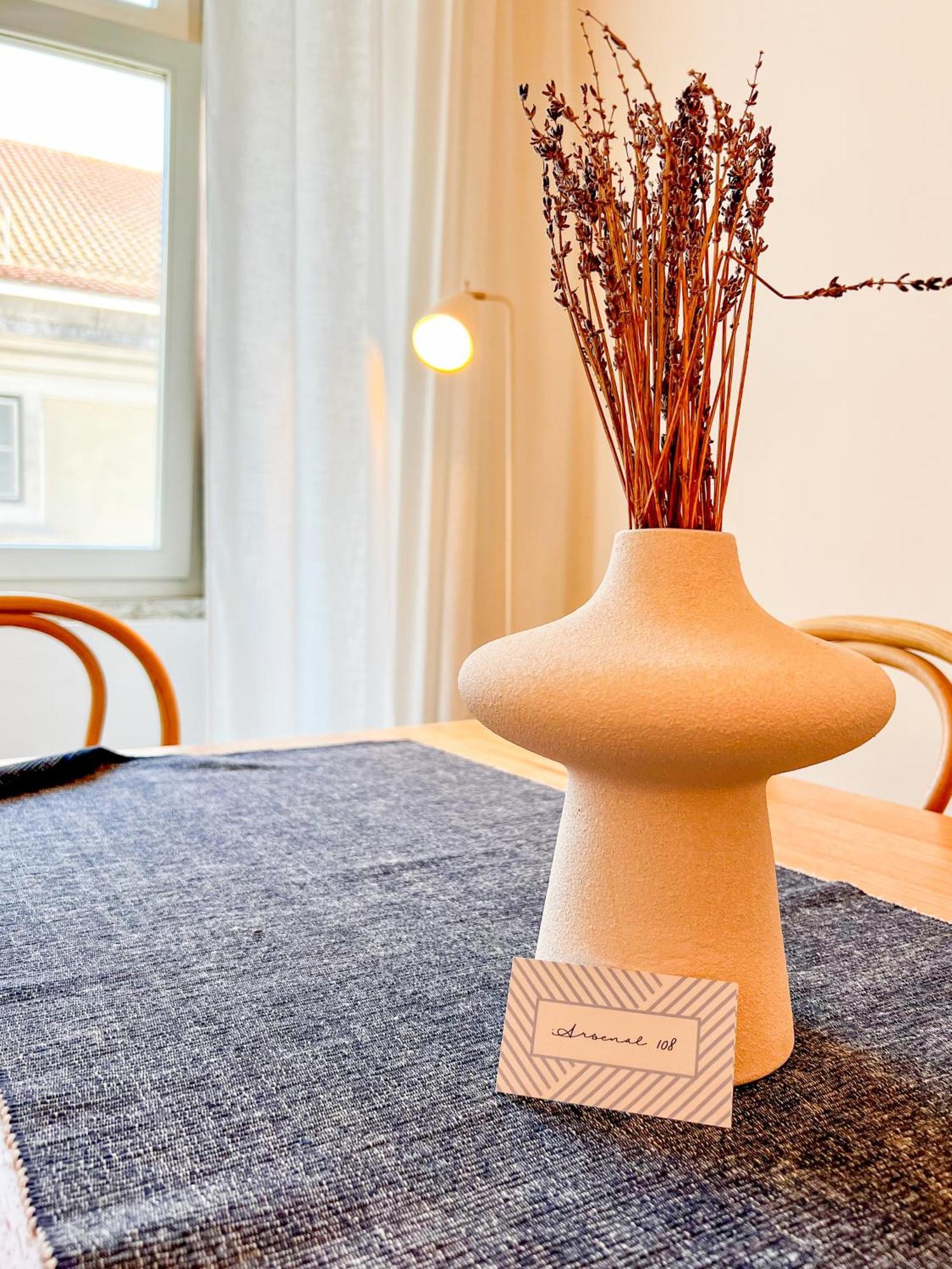 Apartment Arsenal 108, Design - New Light Downtown Chiado And River Lisbon