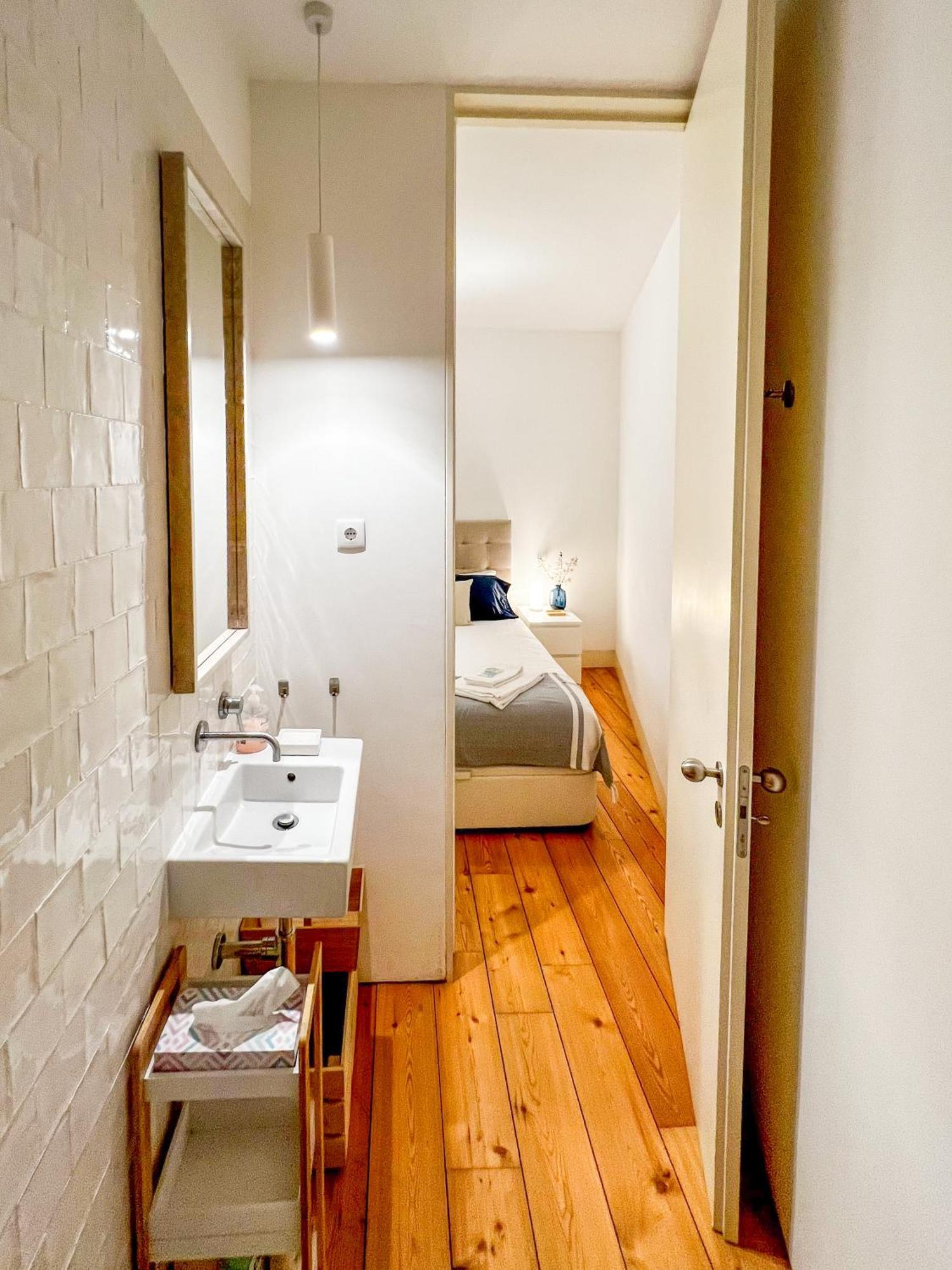 Arsenal 108, Design - New Light Downtown Chiado And River