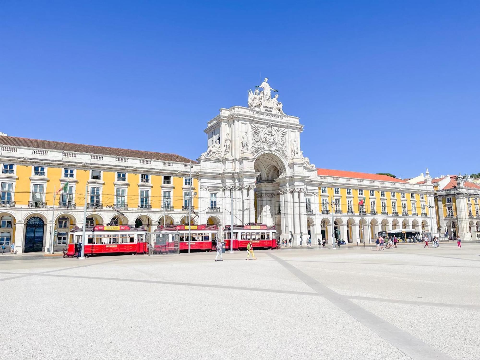 Arsenal 108, Design - New Light Downtown Chiado And River Apartment Lisbon
