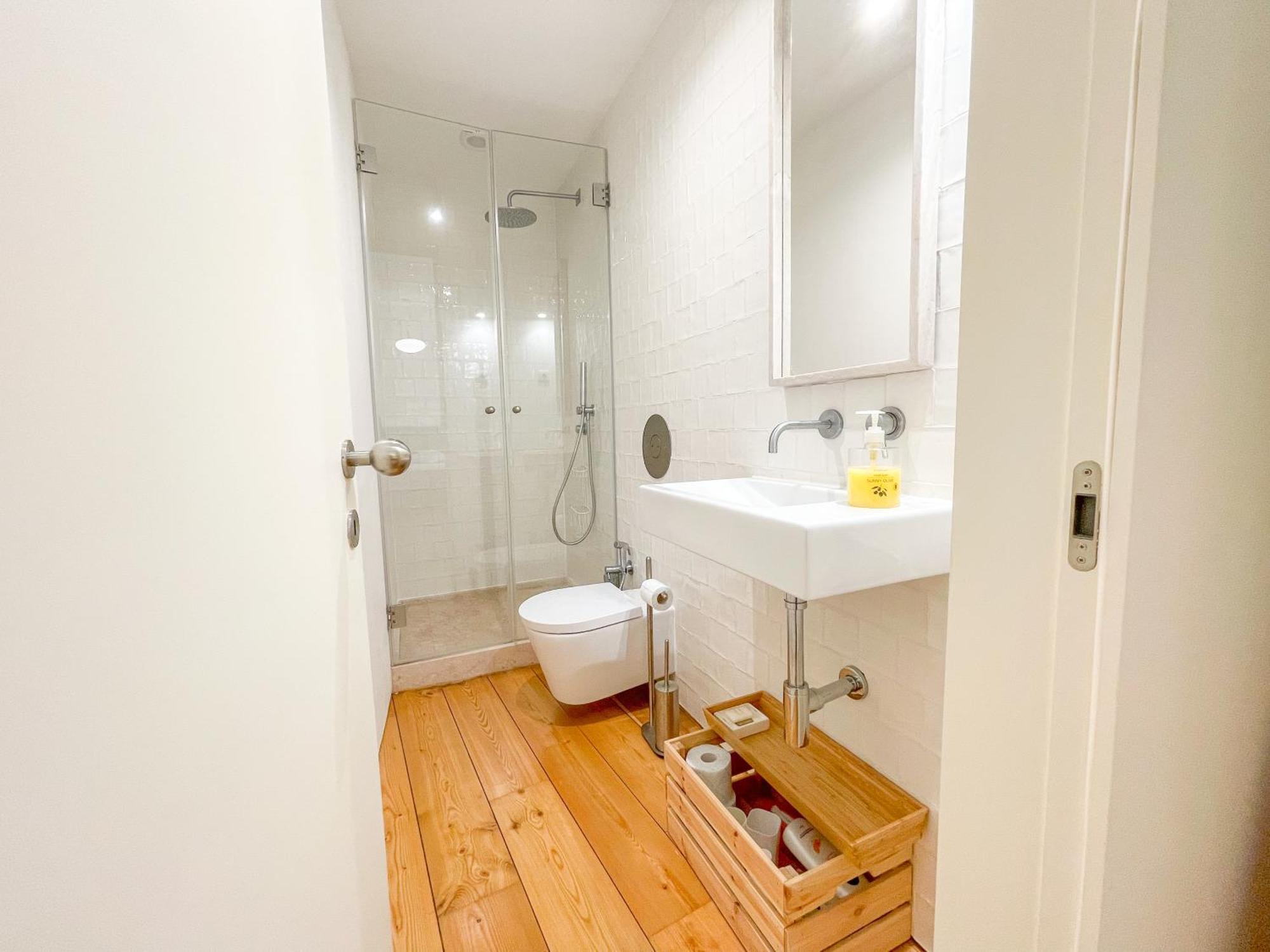 Apartment Arsenal 108, Design - New Light Downtown Chiado And River Lisbon